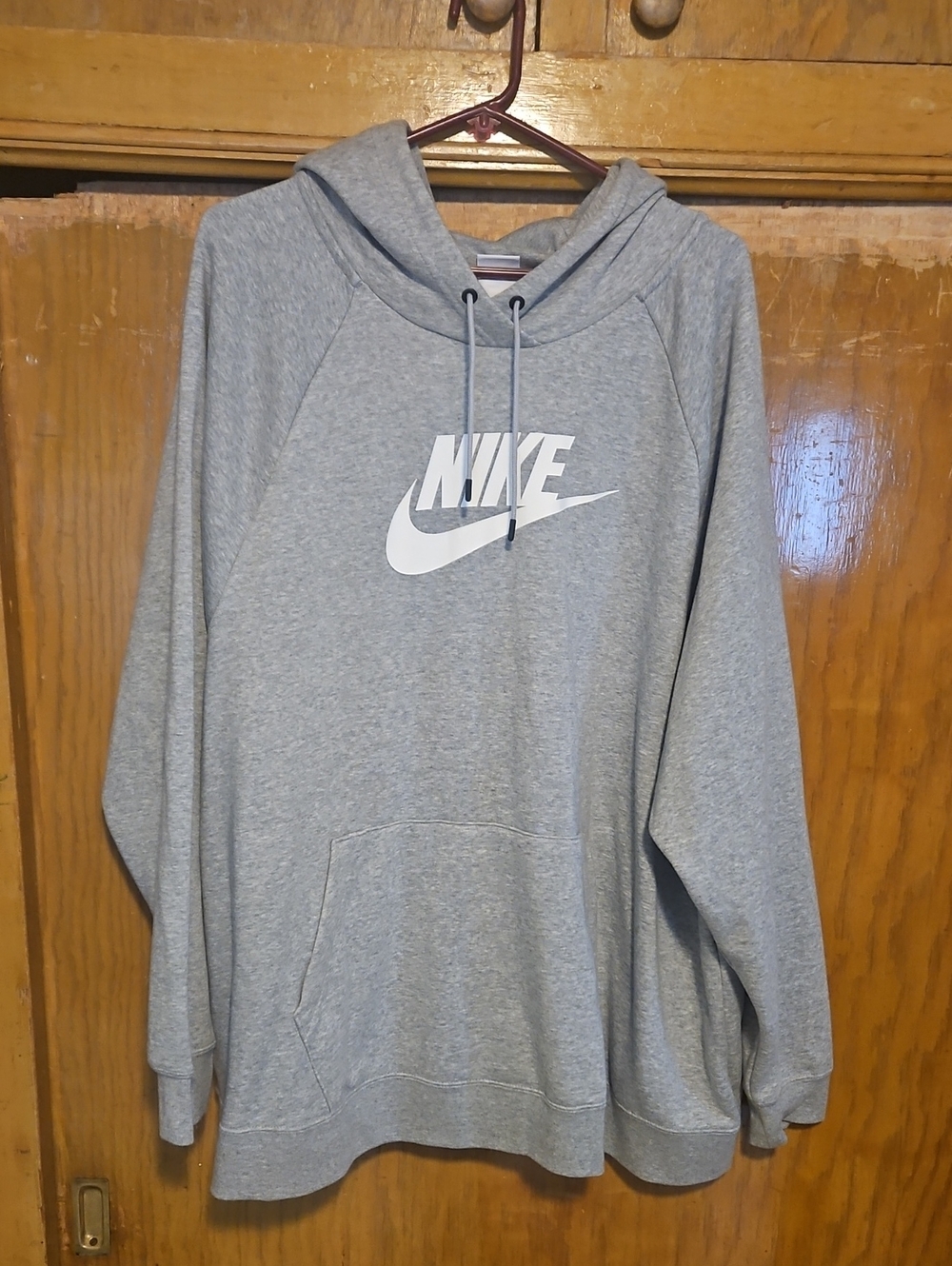 Nike Men's Gray Pullover Hoodie - Classic Logo